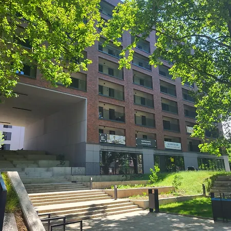 Apartwro 7th - Square, Railway Station *