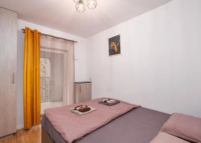 Apartment Apartwro 7th - Square, Railway Station *