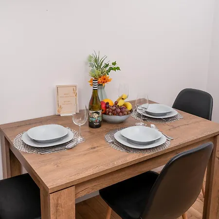 Apartwro 7th - Square, Railway Station 브로츠와프