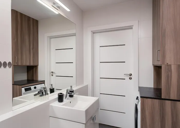 Apartment Apartwro 7th - Square, Railway Station *